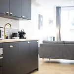 JDA1 - Appartement métro Wagram 8P